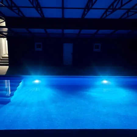 Villa Azzurra Swimming Pool *