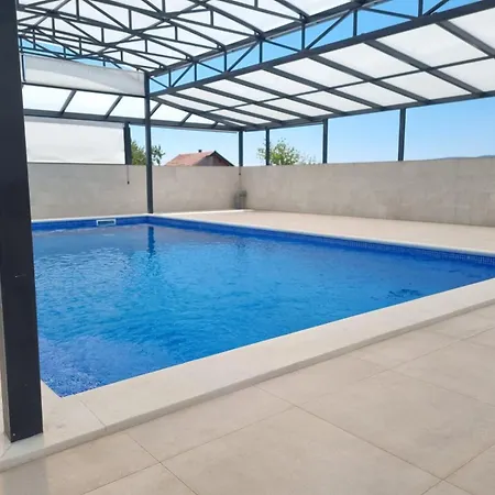 Villa Azzurra Swimming Pool