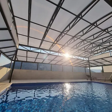 Willa Azzurra Swimming Pool Mostar