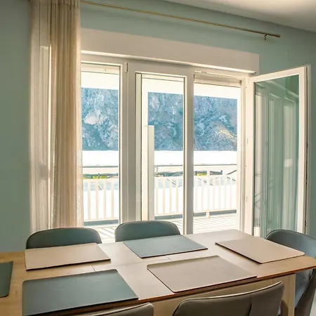 Azzurra Swimming Pool * Mostar