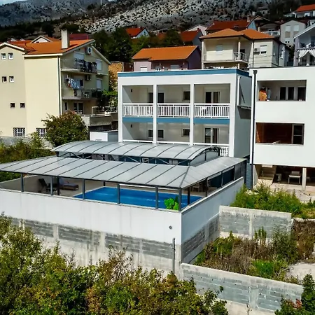 Willa Azzurra Swimming Pool *