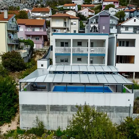 Willa Azzurra Swimming Pool *