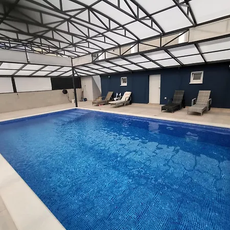Willa Azzurra Swimming Pool Mostar