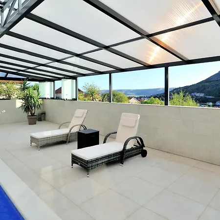 Azzurra Swimming Pool * Mostar