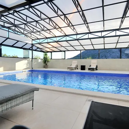 Azzurra Swimming Pool Willa Mostar